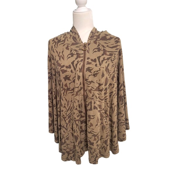 XCVI Camo Full Zip Pancho Cape With Pockets One - Picture 1 of 6